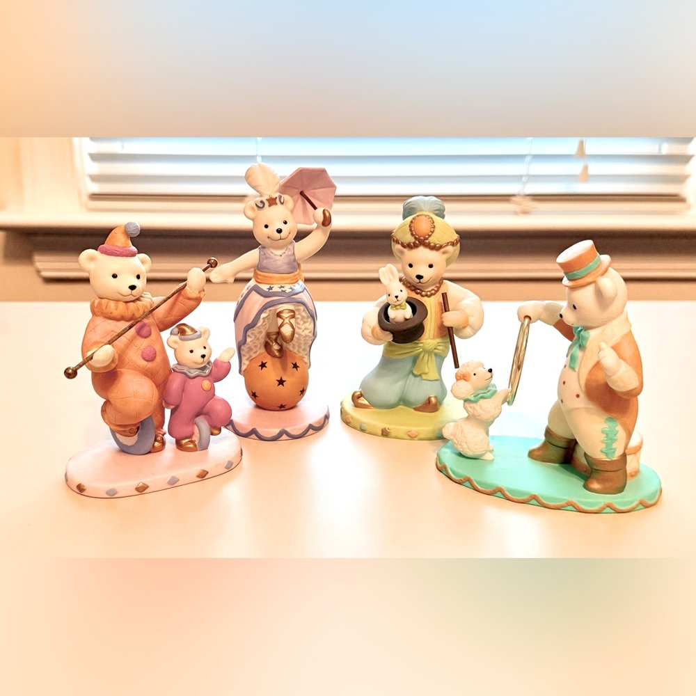 Vtg Avon Fine Collectibles Magnificent Porcelain Circus Bears